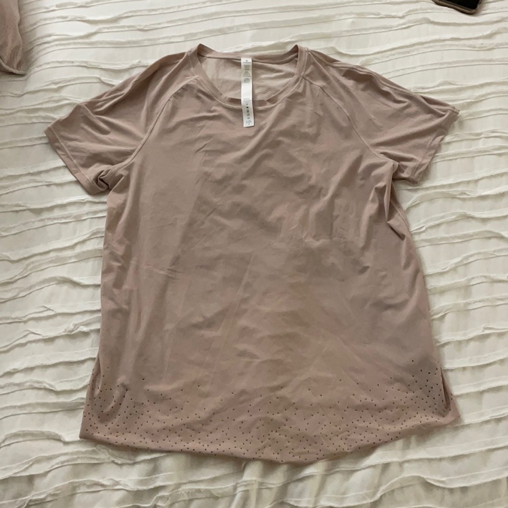 Lulelemon size 6 top.  Worn once.